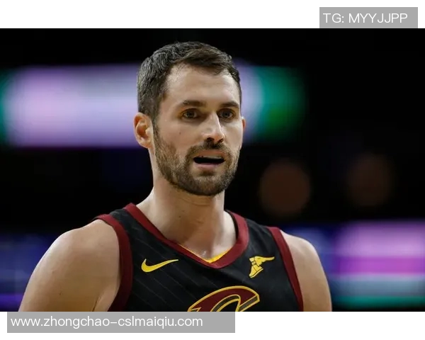 克莱半场表现稳健11投4中三分球命中3个贡献11分2篮板1封盖 克莱半场表现稳健11投4中三分球命中3个贡献11分2篮板1封盖